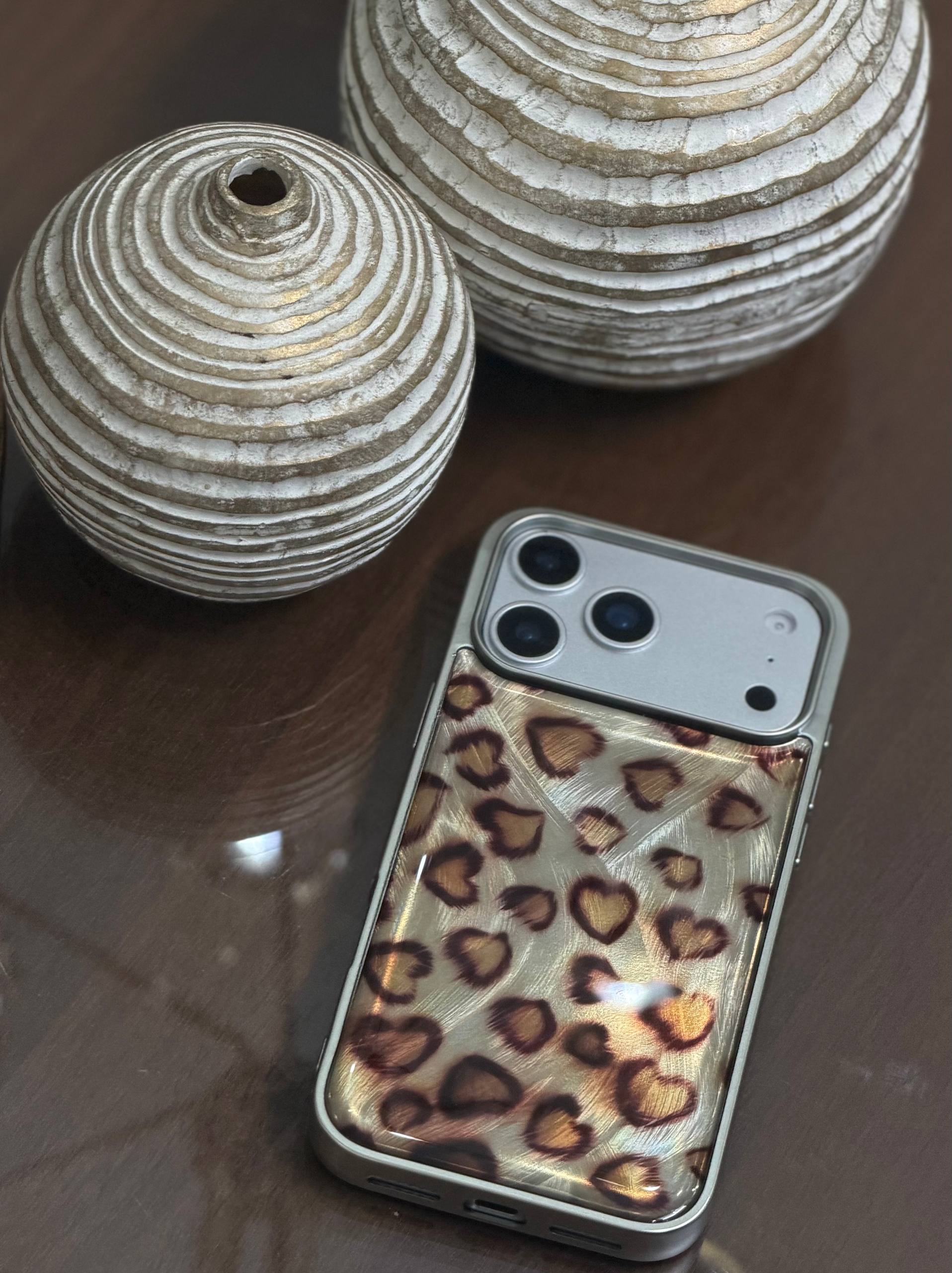 قاب گوشی مدل براش طرحدار LEOPHIA Brush Case برای آیفون