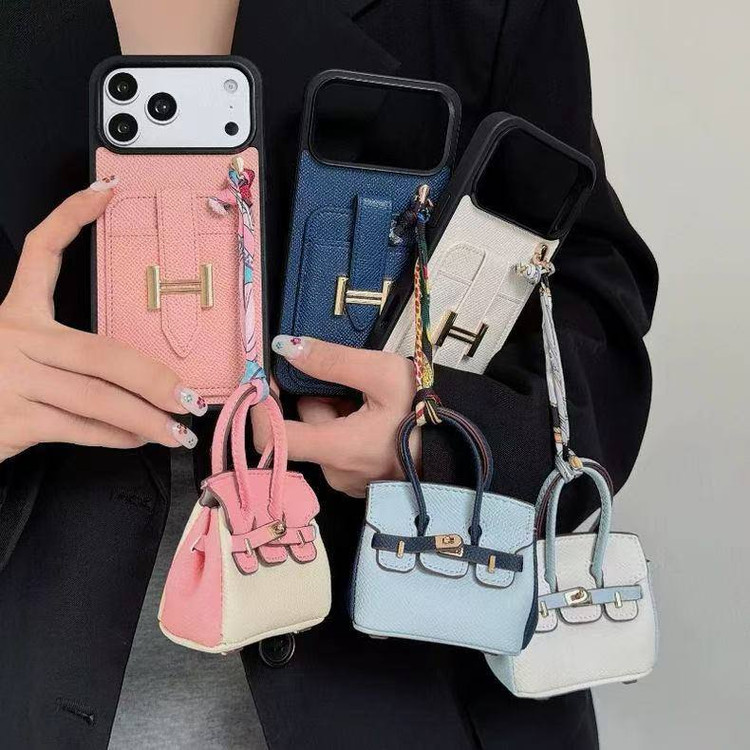قاب چرمی هرمس آیفون 17 پرومکس مدل Hermes Bags Birkin با مینی کیف ایرپاد