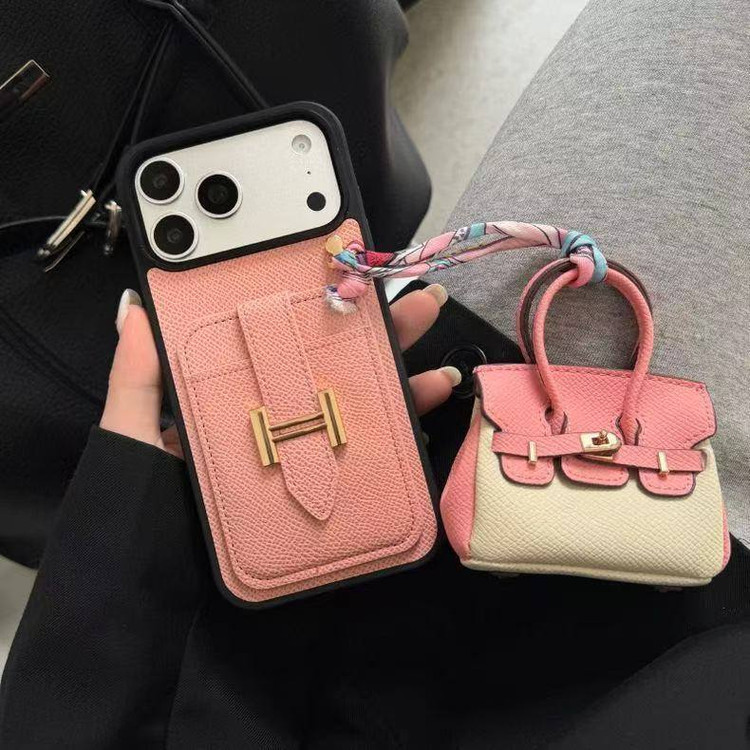 قاب چرمی هرمس آیفون 17 پرومکس مدل Hermes Bags Birkin با مینی کیف ایرپاد