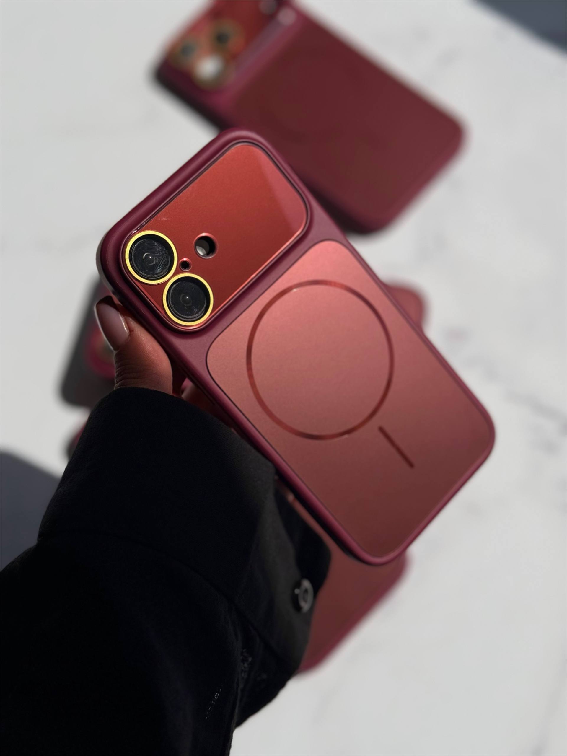 قاب مگ سیف دار تبدیل به آیفون 18 مدل PVD Burgundy iPhone Case