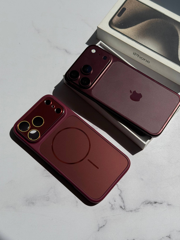 قاب مگ سیف دار تبدیل به آیفون 18 مدل PVD Burgundy iPhone Case